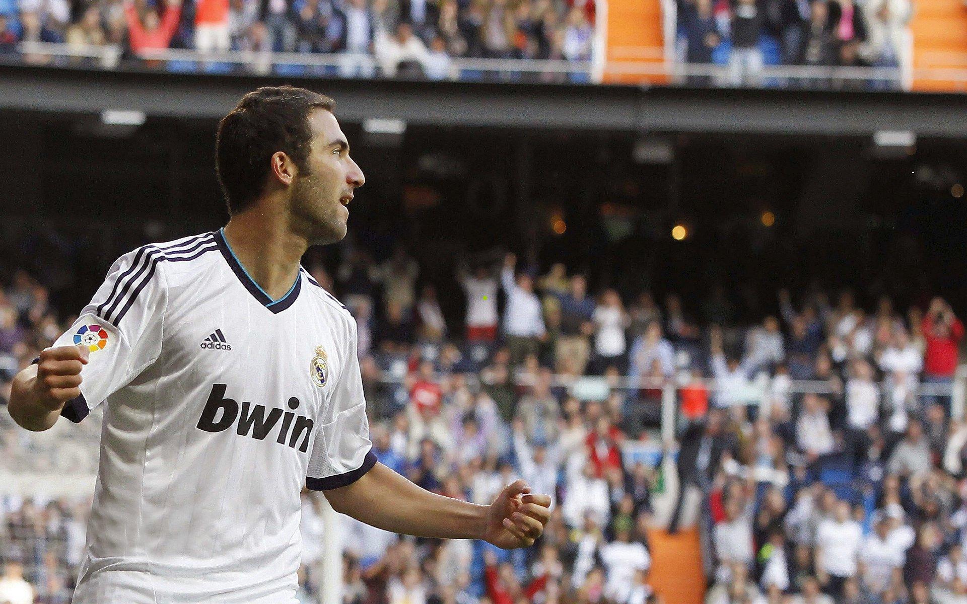 直击沙特塔伊夫训练营，上村健一教练引领国少队火热热身，备战国际青年赛事